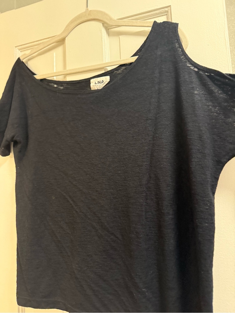 Unique LNA Calif Black Asymmetric/One Shoulder Sleeve Tee, Sz L, Like New